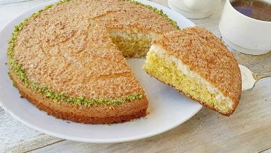 طرز تهیه کیک مکرون نارگیلی؛ ساده و خوشمزه با طعم بی نظیر