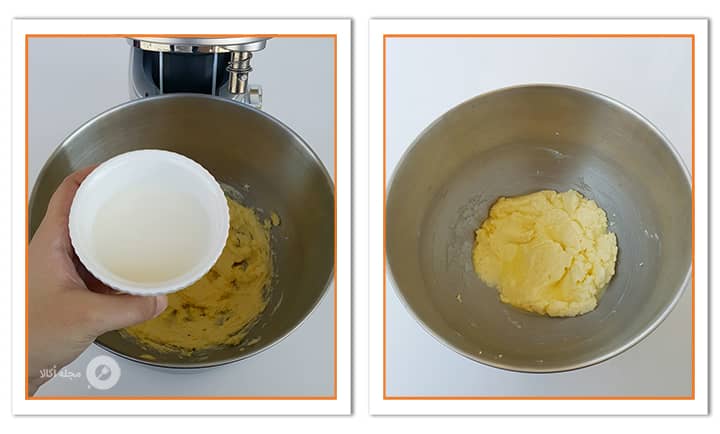 شیر را به مواد کیک مکرون نارگیلی اضافه کنید