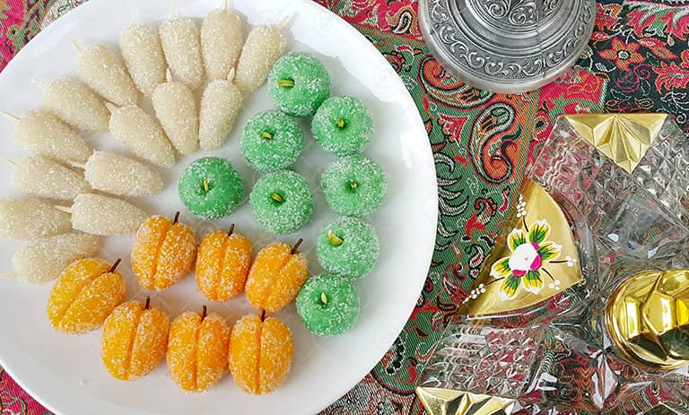 طرز تهیه شیرینی توت به شکل میوه؛ شیرینی سنتی شب یلدا و عید نوروز