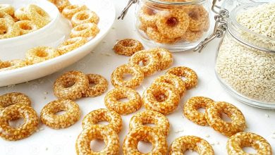 طرز تهیه سوهان کنجدی (توری کرانچی)؛ شیرینی ساده عید!