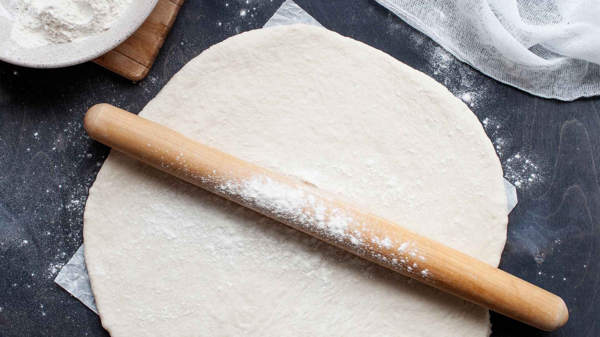تهیه خمیر پیتزا به روش خانگی