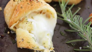 طرز تهیه نان کروسان پنیری؛ خوشمزه و آسان مرحله به مرحله