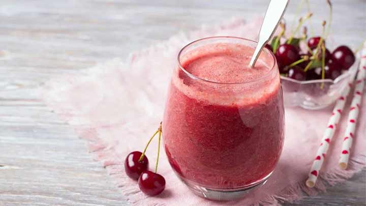 مراحل تهیه اسموتی گیلاس و موز