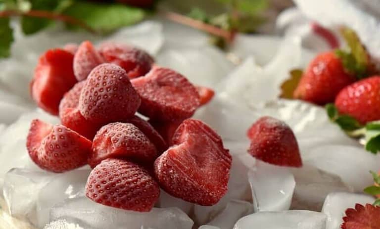 فریز کردن توت‌ فرنگی تازه؛ بهترین و راحت ترین روش با طعم تازگی