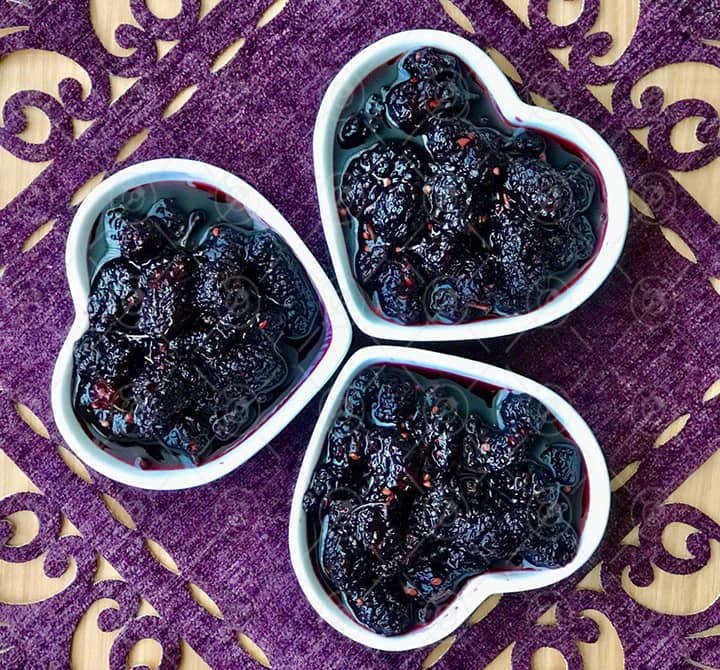 طرز تهیه مربای توت سیاه خوشمزه برای فصل بهار
