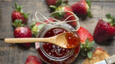 طرز تهیه مارمالاد توت فرنگی شفاف+ نکات شکرک نزدن