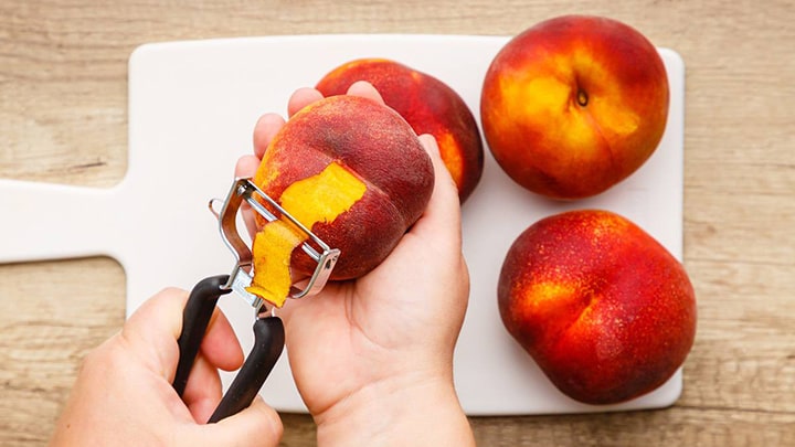 پوست کردن هلو به روشی ساده و با صرفه پوست کردن هلو به روشی ساده و با صرفه