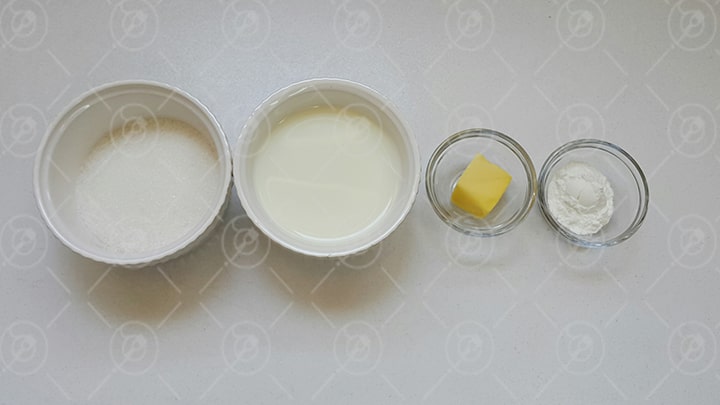 مواد لازم برای سس کاراملی و تزئین