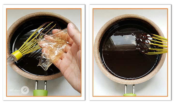 ورق ژلاتین را به مواد شکلاتی اضافه کنید برای موس کیک شکلاتی کاراملی