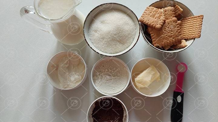 مواد لازم لایه شکلاتی دسر پادیشاه سارماسی مواد لازم لایه شکلاتی دسر پادیشاه سارماسی