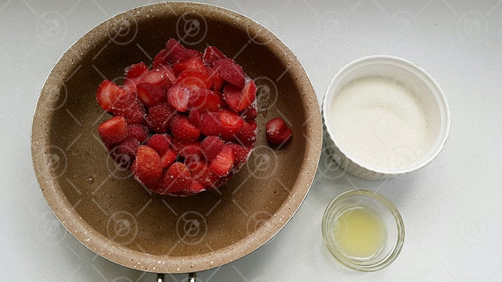 مواد لازم برای سس توت فرنگی