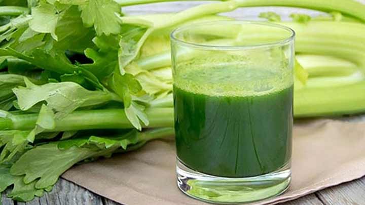 کرفس از بهترین خوراکی‌ها برای گرمازدگی