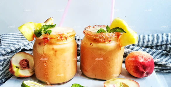 طرز تهیه اسموتی هلو و آناناس