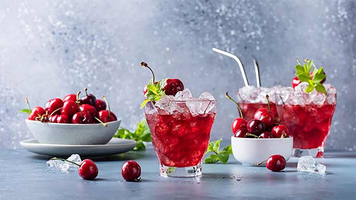 مراحل تهیه شربت آلبالو بدون هسته مراحل تهیه شربت آلبالو بدون هسته