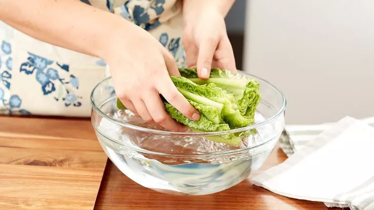 روش درست شستشوی کاهو روش درست شستشوی کاهو