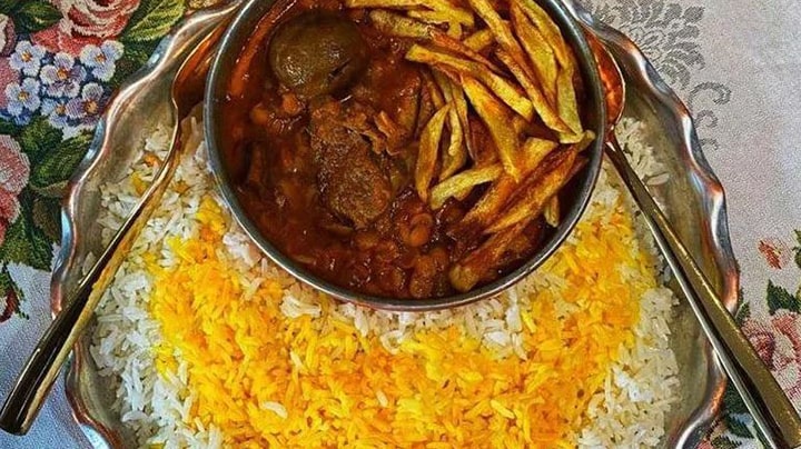 خورشت را روی حرارت ملایم بپزید خورشت را روی حرارت ملایم بپزید