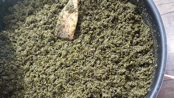 سرخ کردن درست سبزی قورمه سبزی سرخ کردن درست سبزی قورمه سبزی