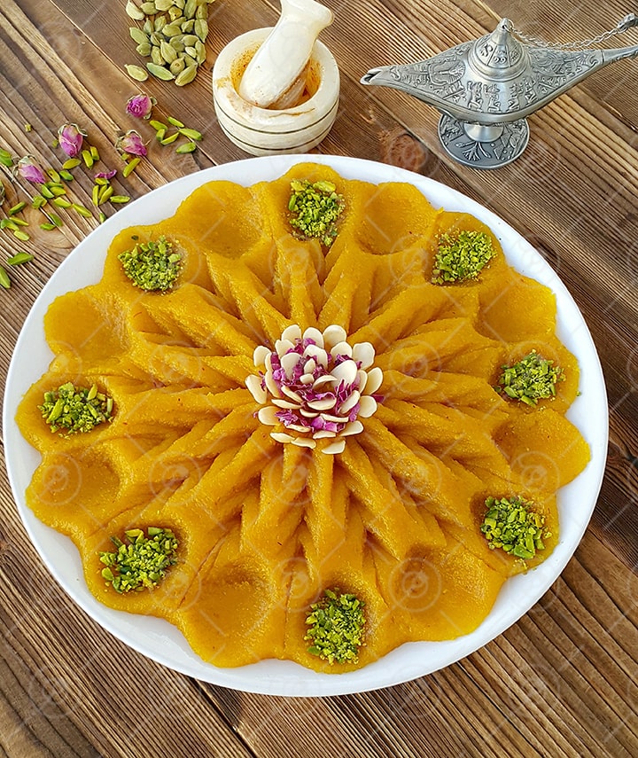 طرز تهیه حلوای اوماج اردبیل با تزیین زیبا و طعم بینظیر