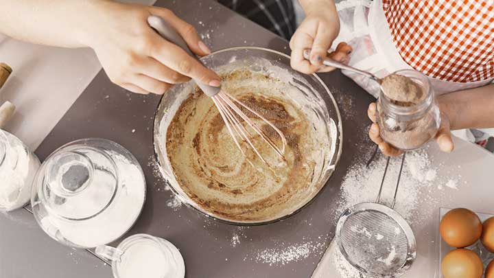 جلوگیری از خمیری نشدن کیک