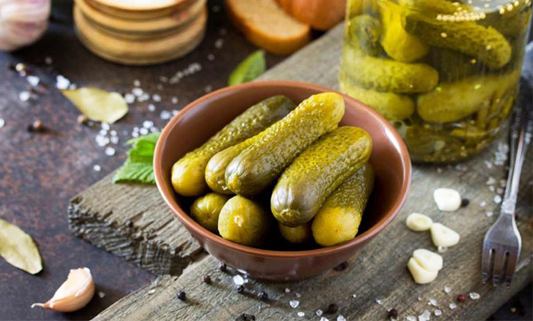 خیار شور خانگی خیار شور خانگی