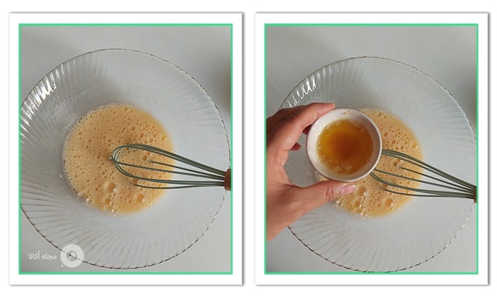 کره ذوب شده را به تخم مرغ ها اضافه کنید برای کرپ رول خامه ای