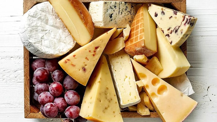 مصرف پنیر با انگور