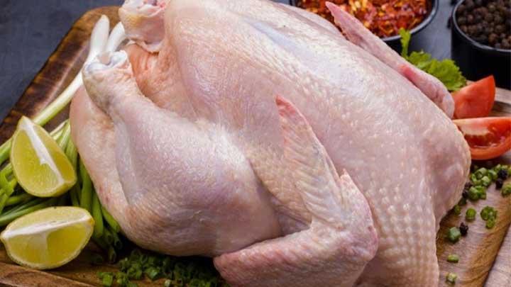 ترفند ساده برای از بین بردن بوی بد مرغ