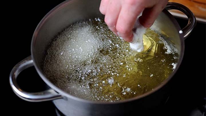 علت کف کردن روغن + نکاتی برای جلوگیری از آن