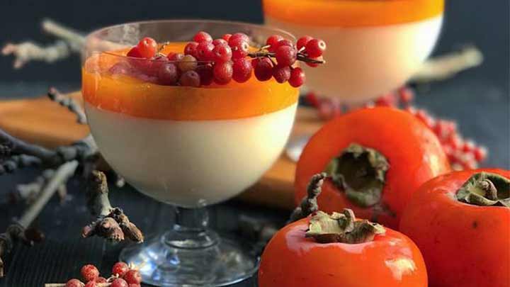 مراحل تهیه دسر پاناکوتای خرمالو مراحل تهیه دسر پاناکوتای خرمالو