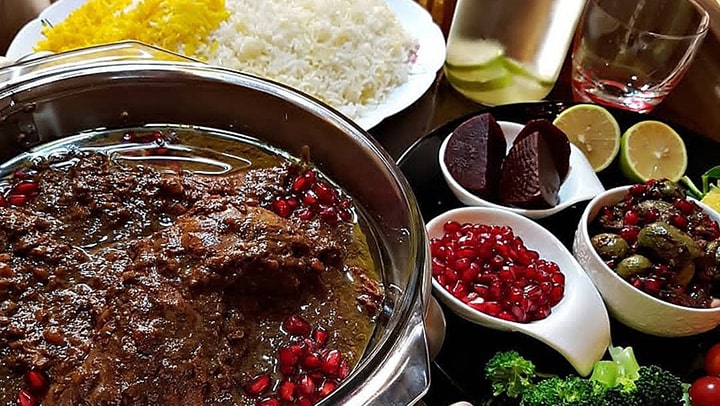 مراحل تهیه خورش فسنجان شمالی