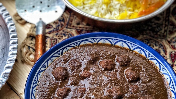 طرز تهیه فسنجون شمالی با گوشت قلقلی