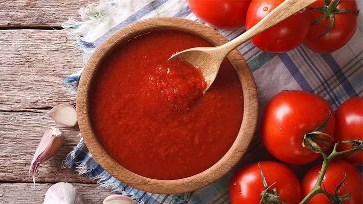 تهیه رب گوجه فرنگی خانگی به روش فوری
