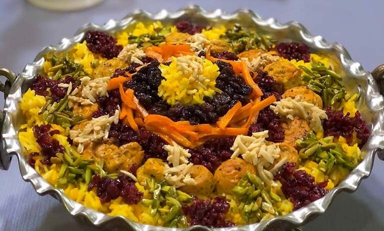 طرز تهیه پسته پلو مجلسی و خوشمزه؛ غذای اصیل ایرانی