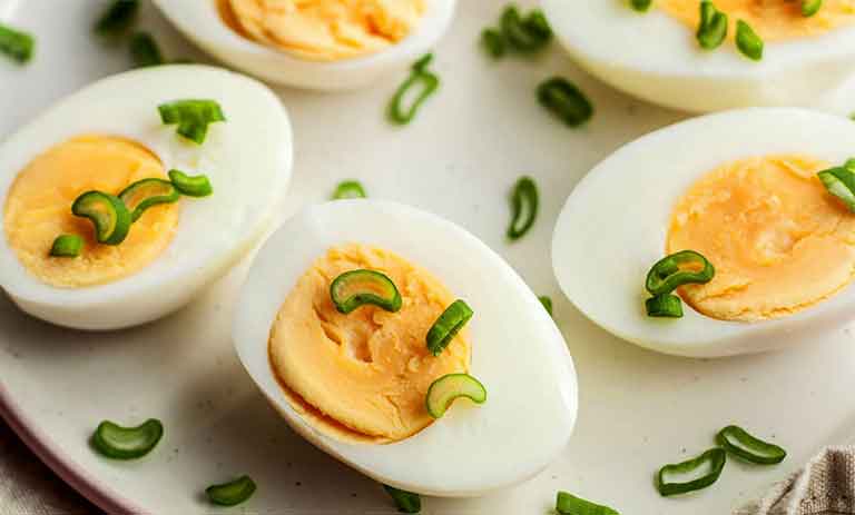 ترفندهای خانگی برای از بین بردن بوی بد تخم مرغ در غذا