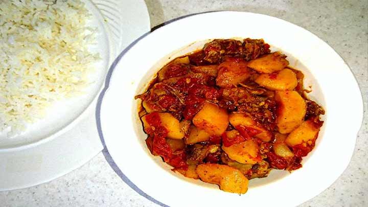 مراحل تهیه خورشت سیب درختی مراحل تهیه خورشت سیب درختی