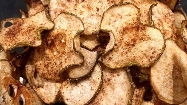 مراحل طرز تهیه چیپس گلابی بدون مواد افزودنی مراحل طرز تهیه چیپس گلابی بدون مواد افزودنی