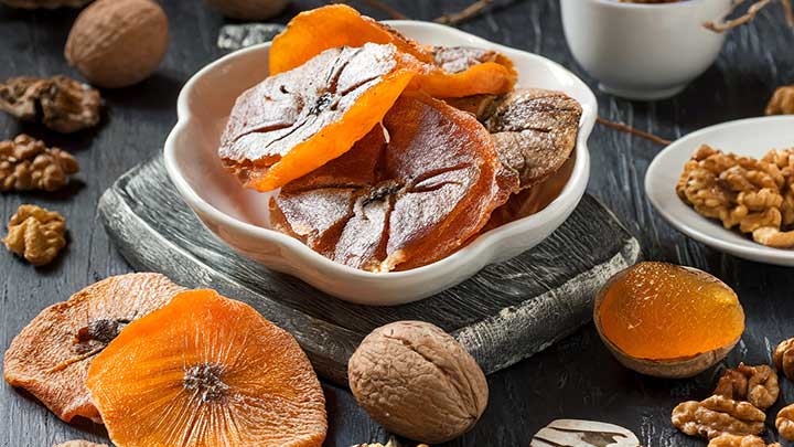 مراحل طرز تهیه چیپس خرمالو