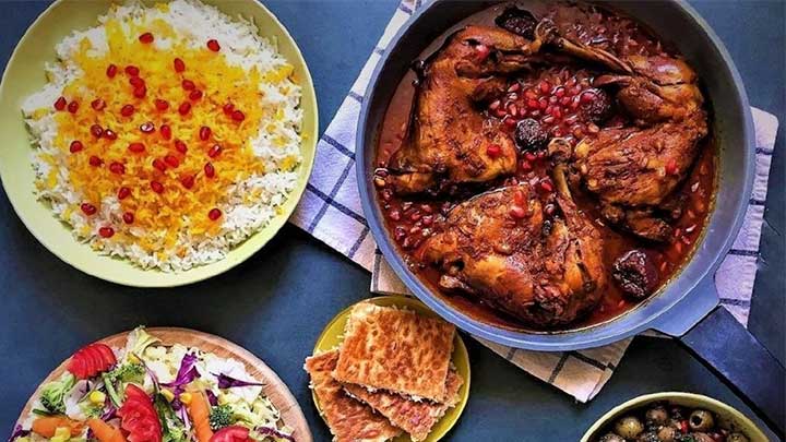 مراحل پخت خورشت آلو مازندرانی