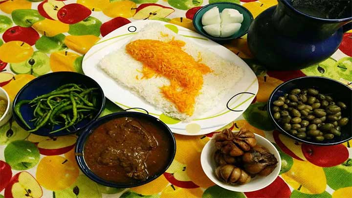 مراحل تهیه خورشت ترش سماق مراحل تهیه خورشت ترش سماق
