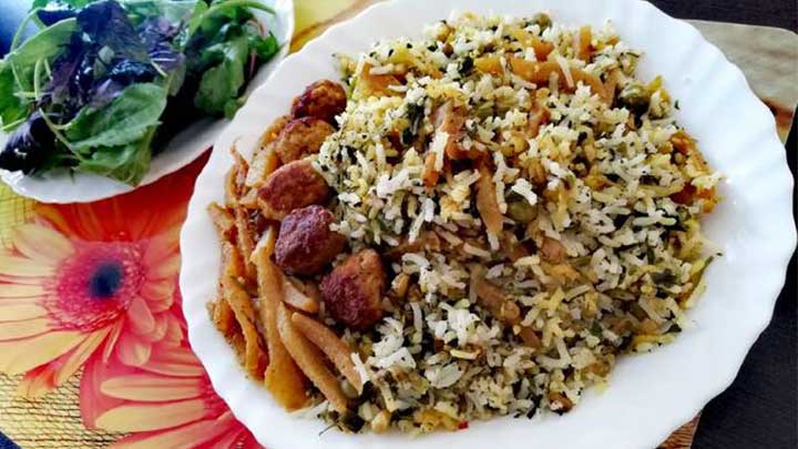 مراحل تهیه پلو ماش و قمری اصفهانی مراحل تهیه پلو ماش و قمری اصفهانی