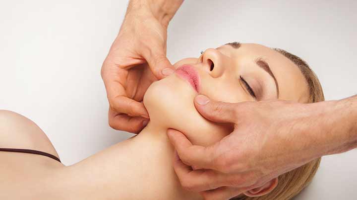 مضرات ماساژ بیش از حد صورت مضرات ماساژ بیش از حد صورت