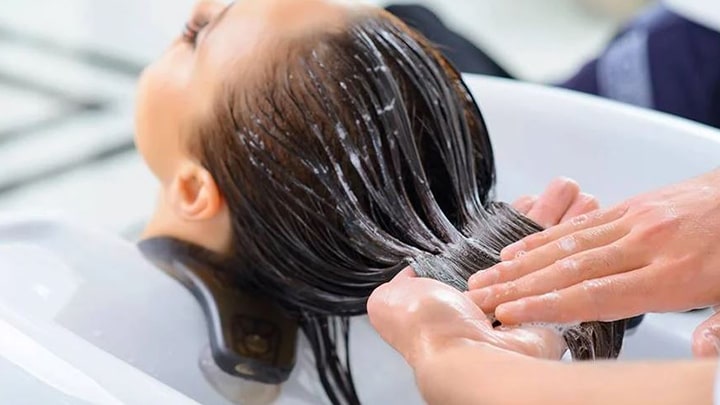 موها را آبکشی کنید