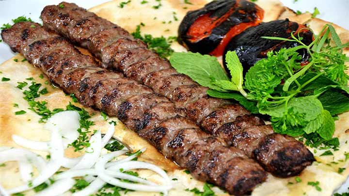 چه کار کنم کباب کوبیده از سیخ نیوفتد؟ چه کار کنم کباب کوبیده از سیخ نیوفتد؟