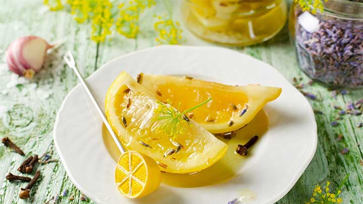 مراحل تهیه ترشی پوست لیمو شیرازی