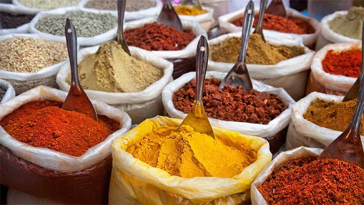 زعفران از ادویههای اصیل ایرانی زعفران از ادویههای اصیل ایرانی