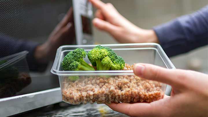 انواع مواد غذایی که نباید دو بار گرم شوند انواع مواد غذایی که نباید دو بار گرم شوند