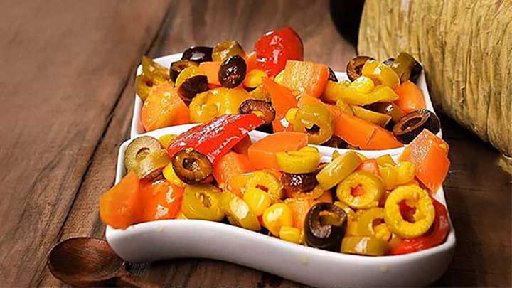 مراحل تهیه ترشی اسپانیایی