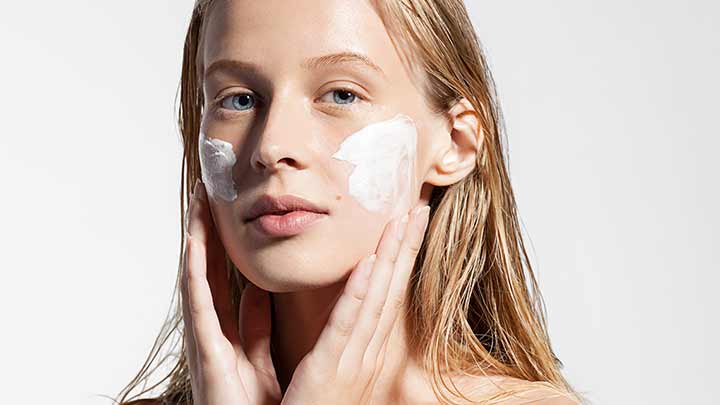 معرفی 5 تا از بهترین ضد آفتاب‌های مناسب برای فصل پاییز