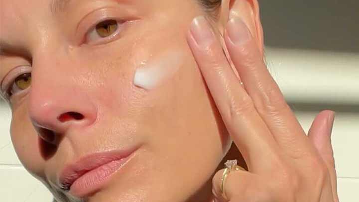 کرم آبرسان طبیعی پوست لدورا