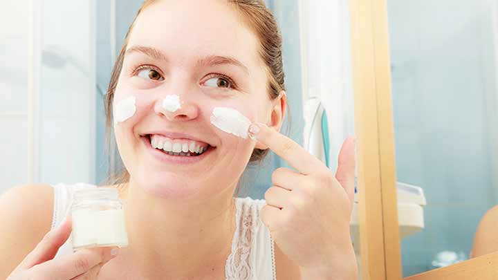 روشهایی برای جلوگیری از خشکی پوست در فصل پاییز روشهایی برای جلوگیری از خشکی پوست در فصل پاییز